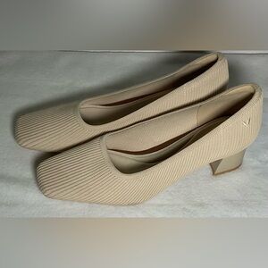 Vivaia Melody Pro Pump Size 41 US 9.5 Almond Beige Square Toe V Comfortable VGUC